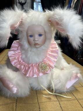 Marie Osmond Porcelain Bunny Doll Velvet Low Edition 101/5000
